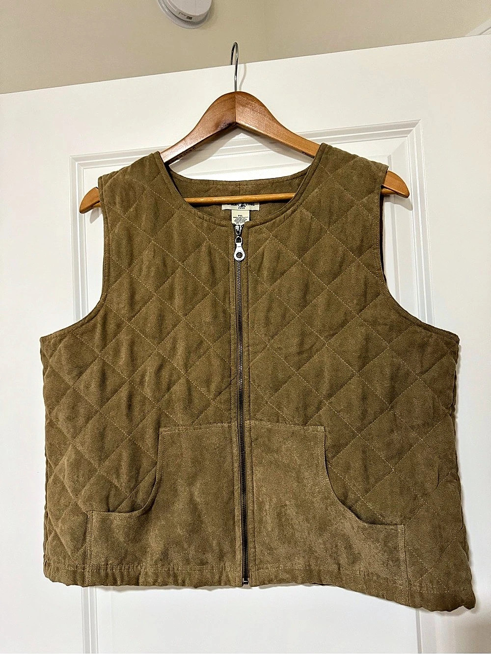 Duck Head Petite quilted vest Quilted Vest in Brown Size PXL